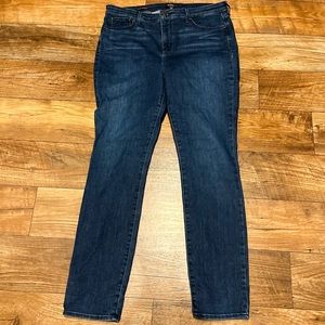 LIKE NEW NYDJ ALINA LEGGING JEANS - 14